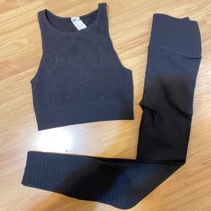 Fabletics Sculpt-knit Set